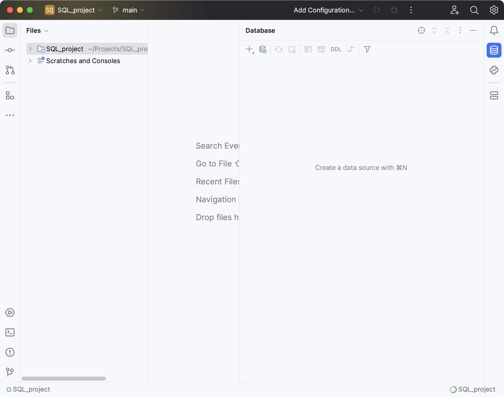 已打开 Database 工具窗口 已打开 Database 工具窗口