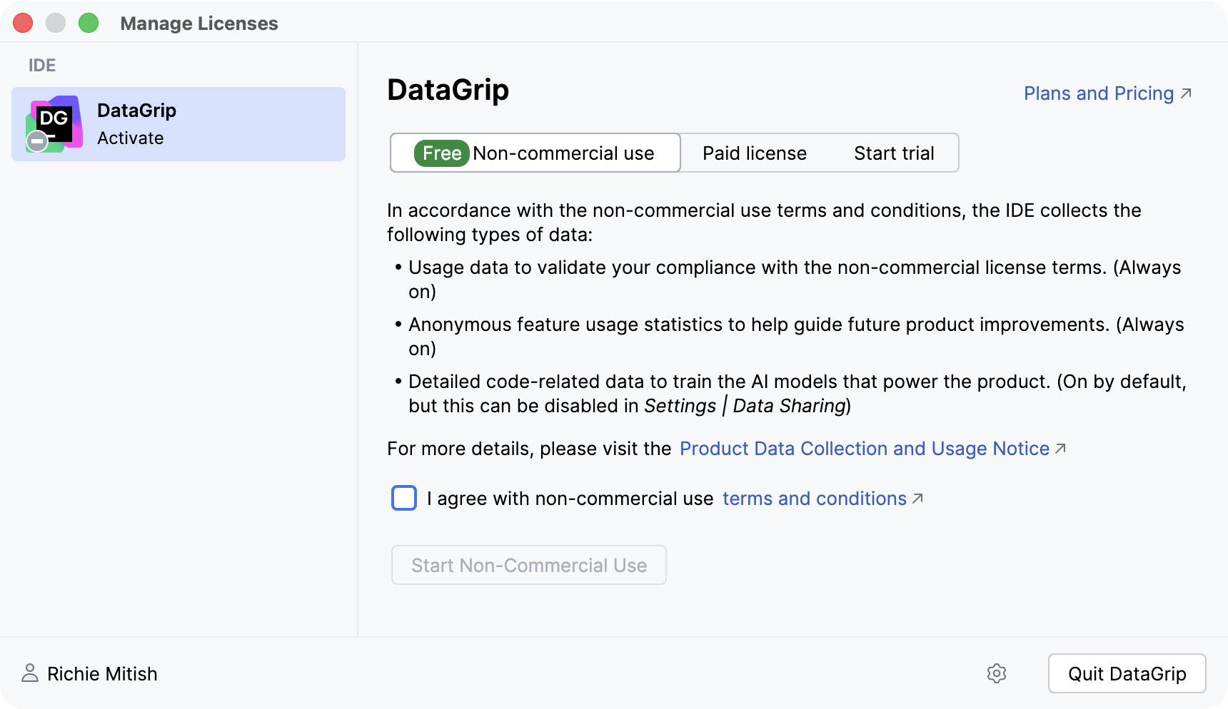 DataGrip: The Licenses dialog with the option to activate a free license